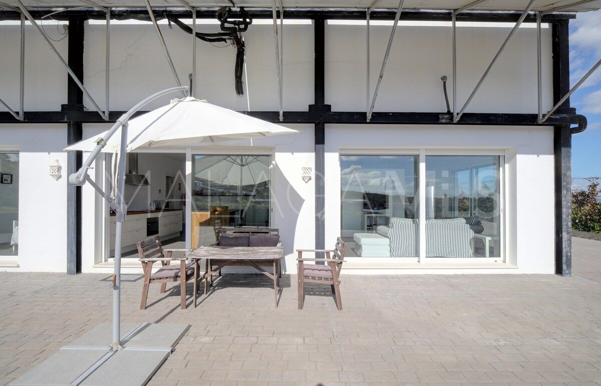 Villa for sale in Sabinillas with 6 bedrooms
