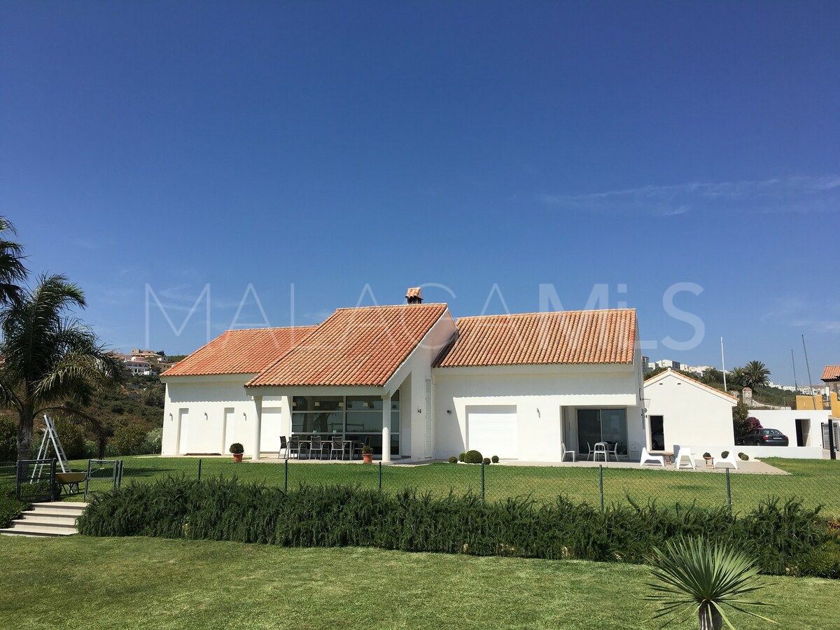 Villa for sale in Sabinillas with 6 bedrooms