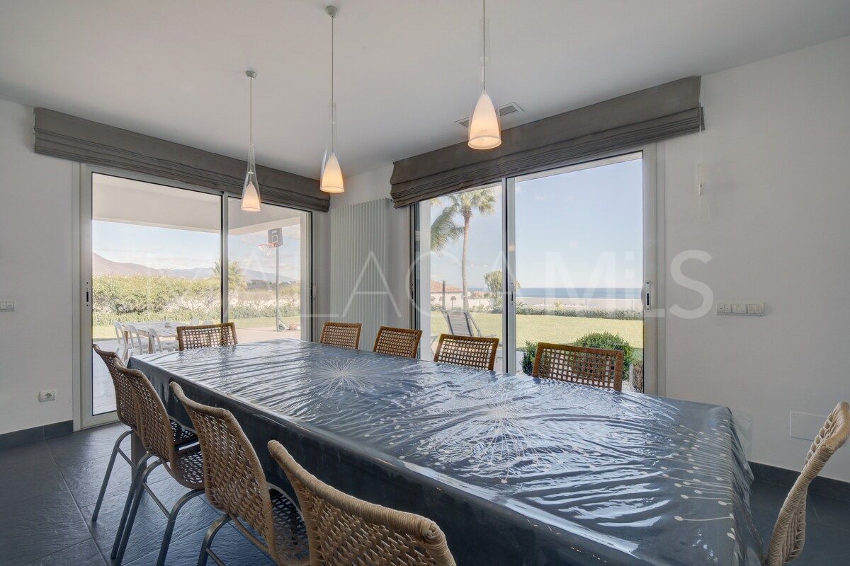 Villa for sale in Sabinillas with 6 bedrooms