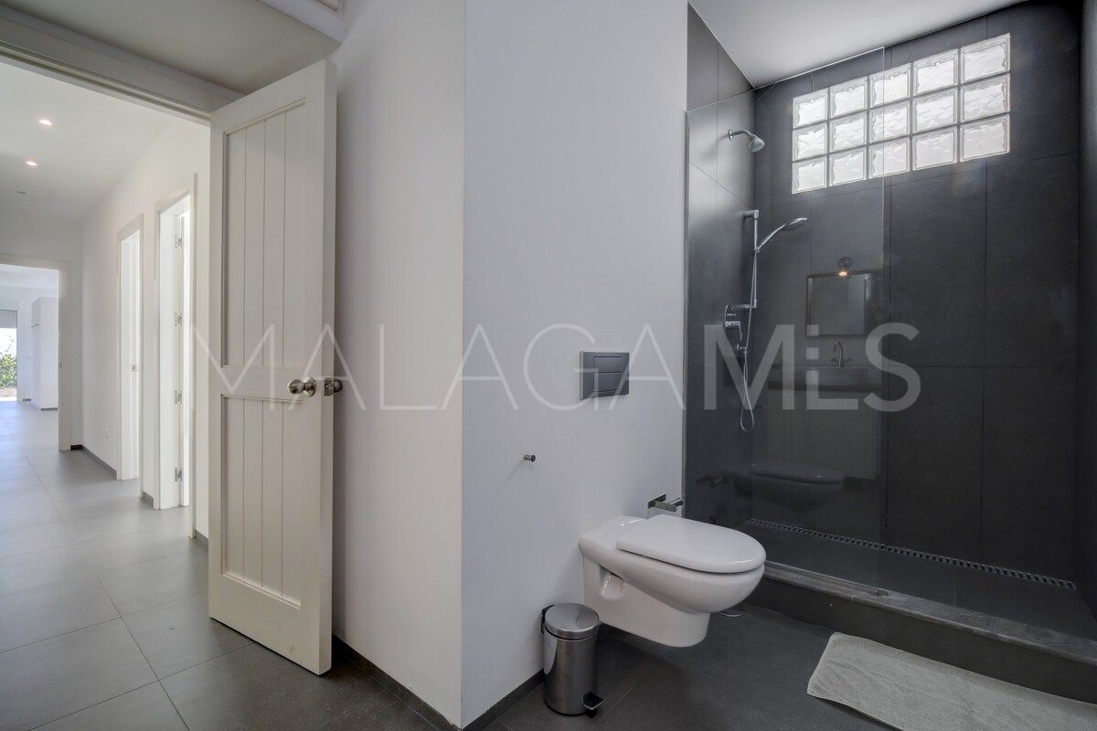 Villa for sale in Sabinillas with 6 bedrooms