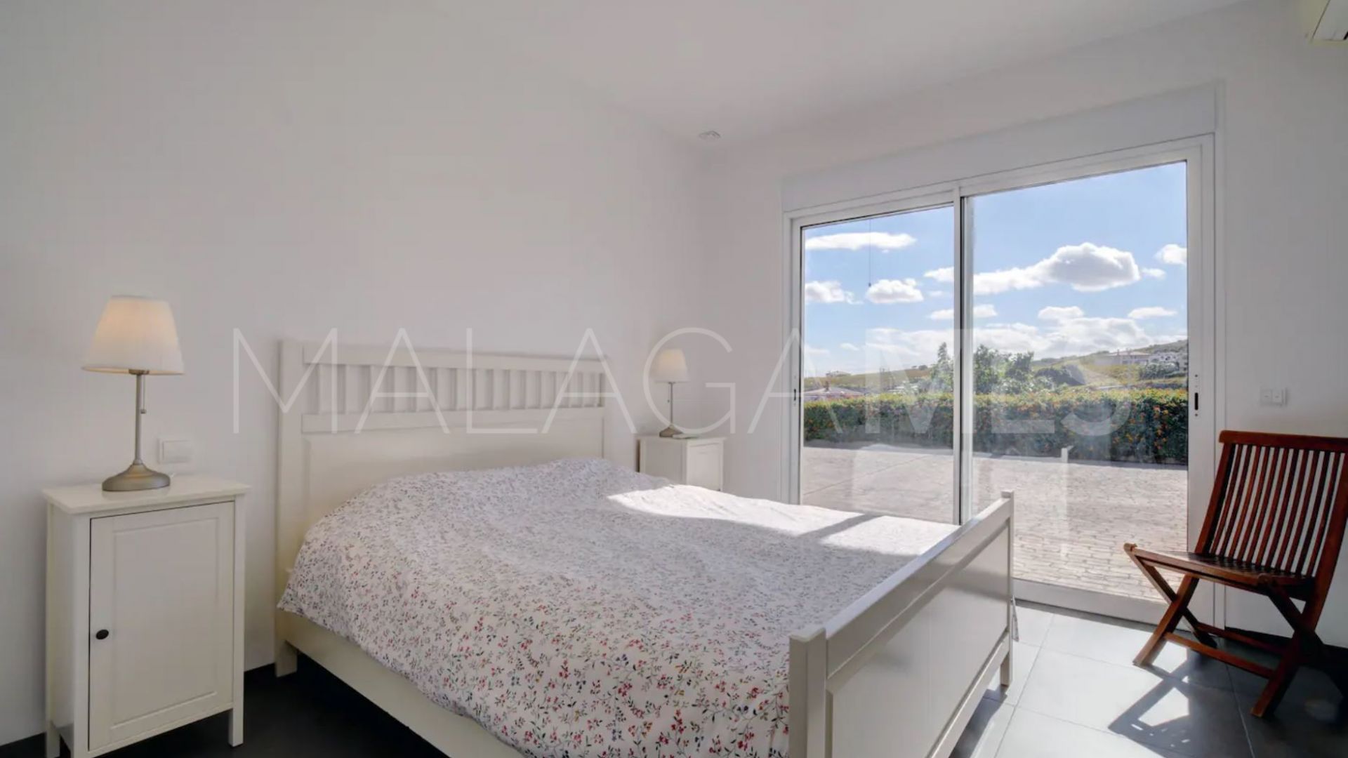 Villa for sale in Sabinillas with 6 bedrooms