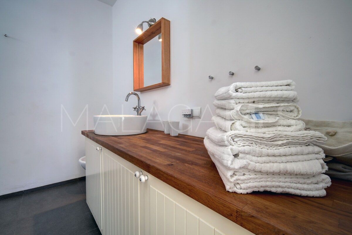 Villa for sale in Sabinillas with 6 bedrooms