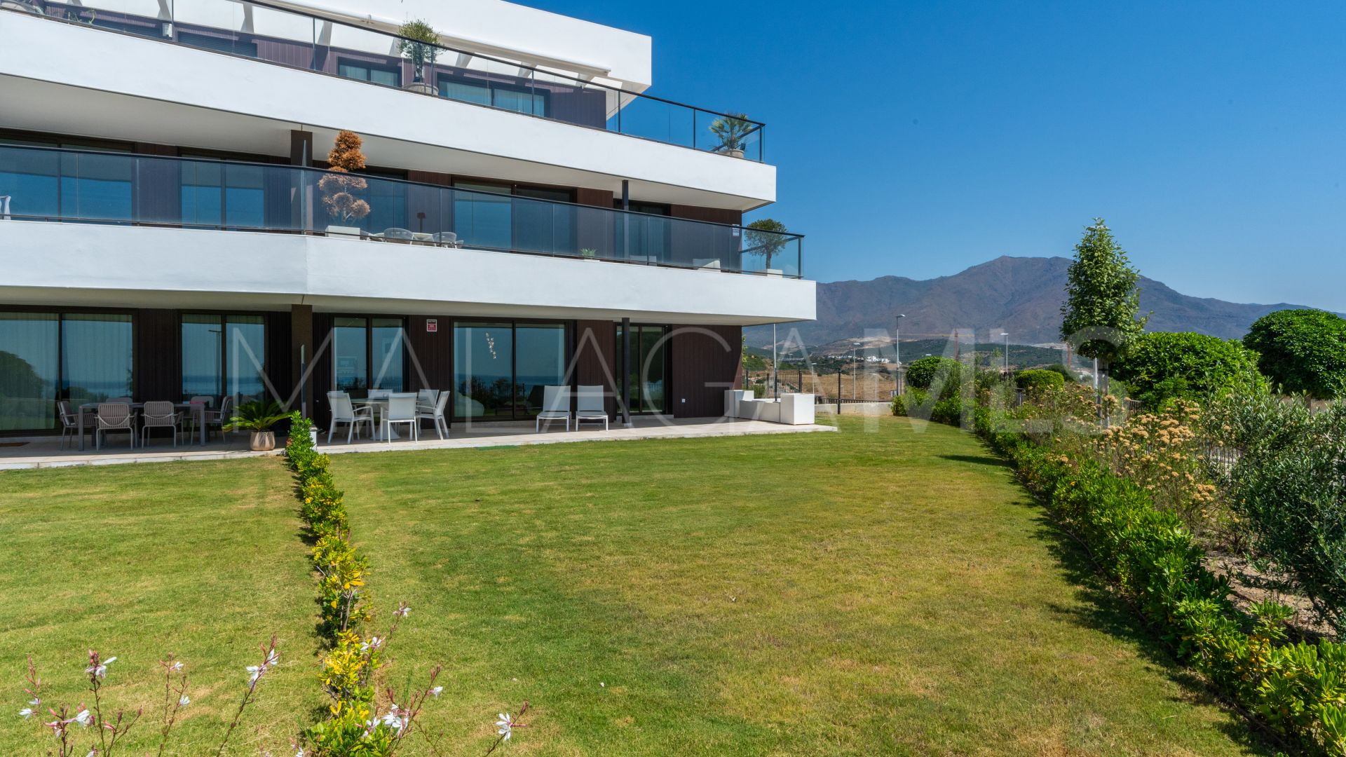 Erdgeschosswohnung for sale in Camarate Golf