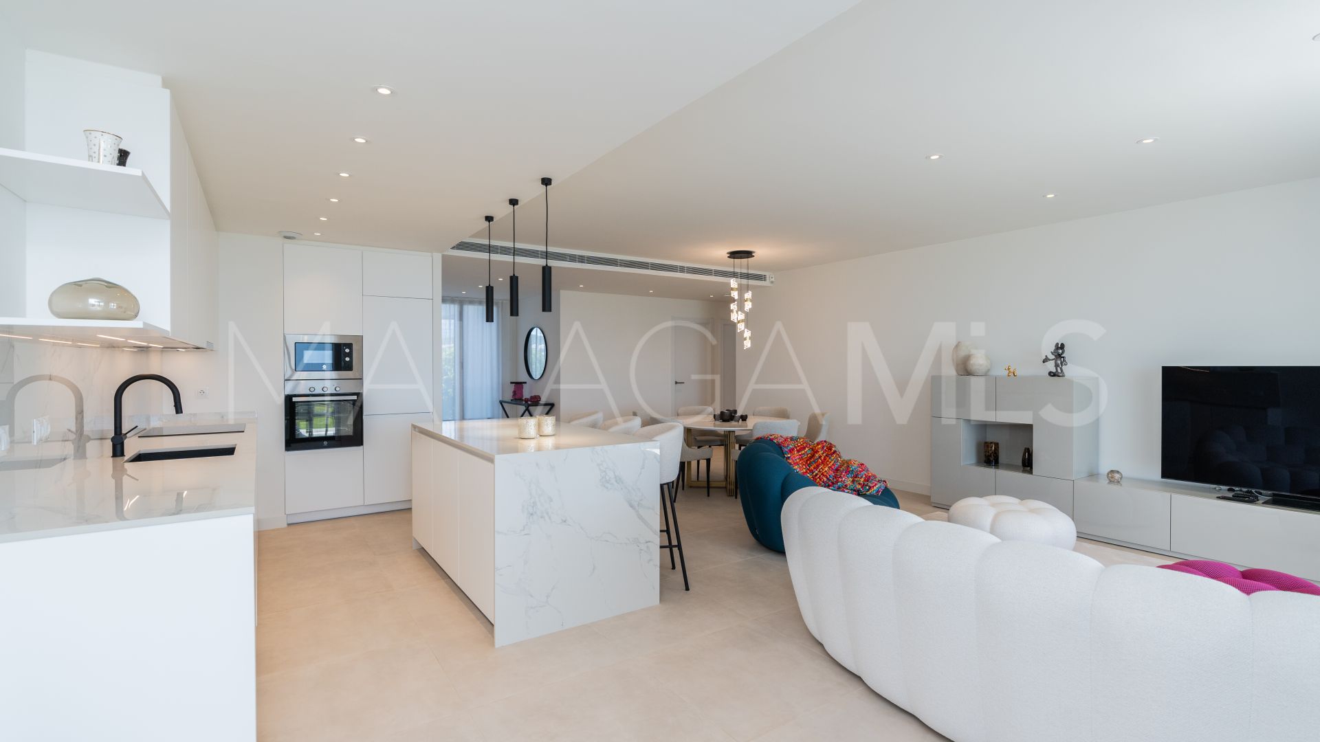 Erdgeschosswohnung for sale in Camarate Golf