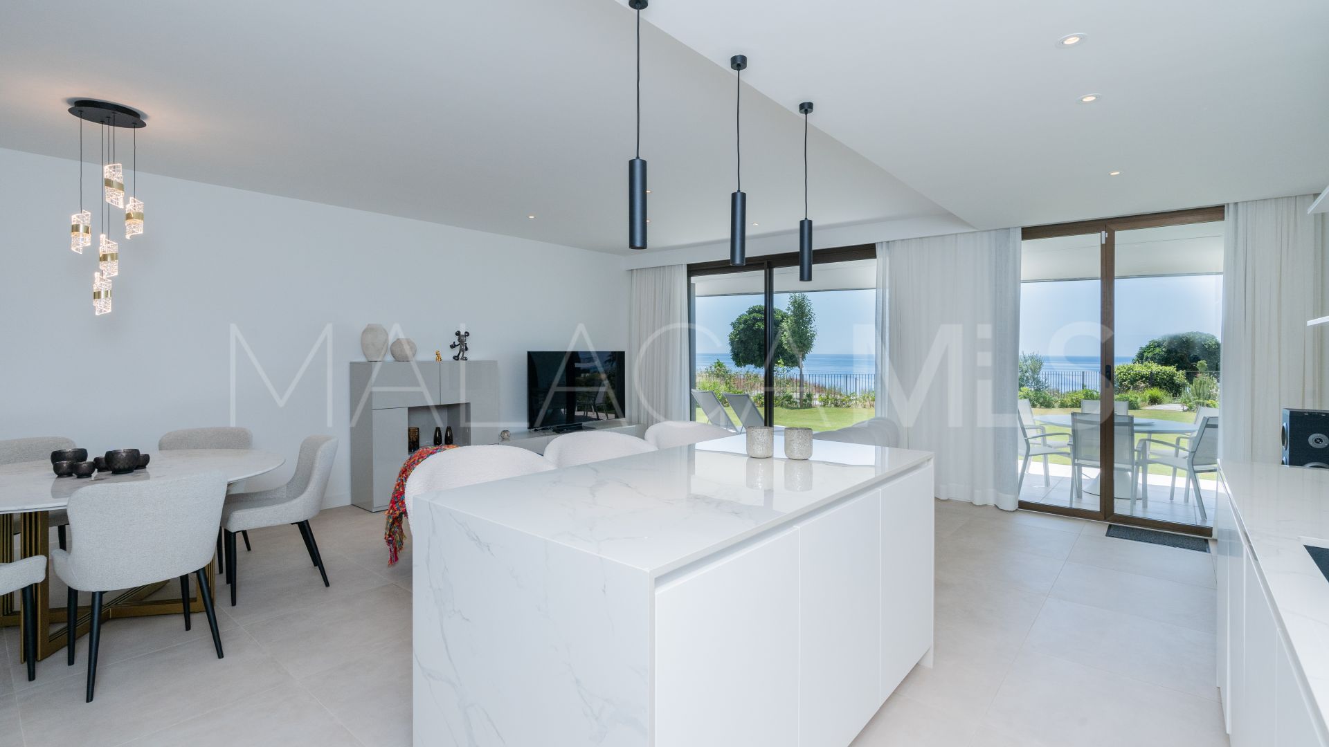 Erdgeschosswohnung for sale in Camarate Golf