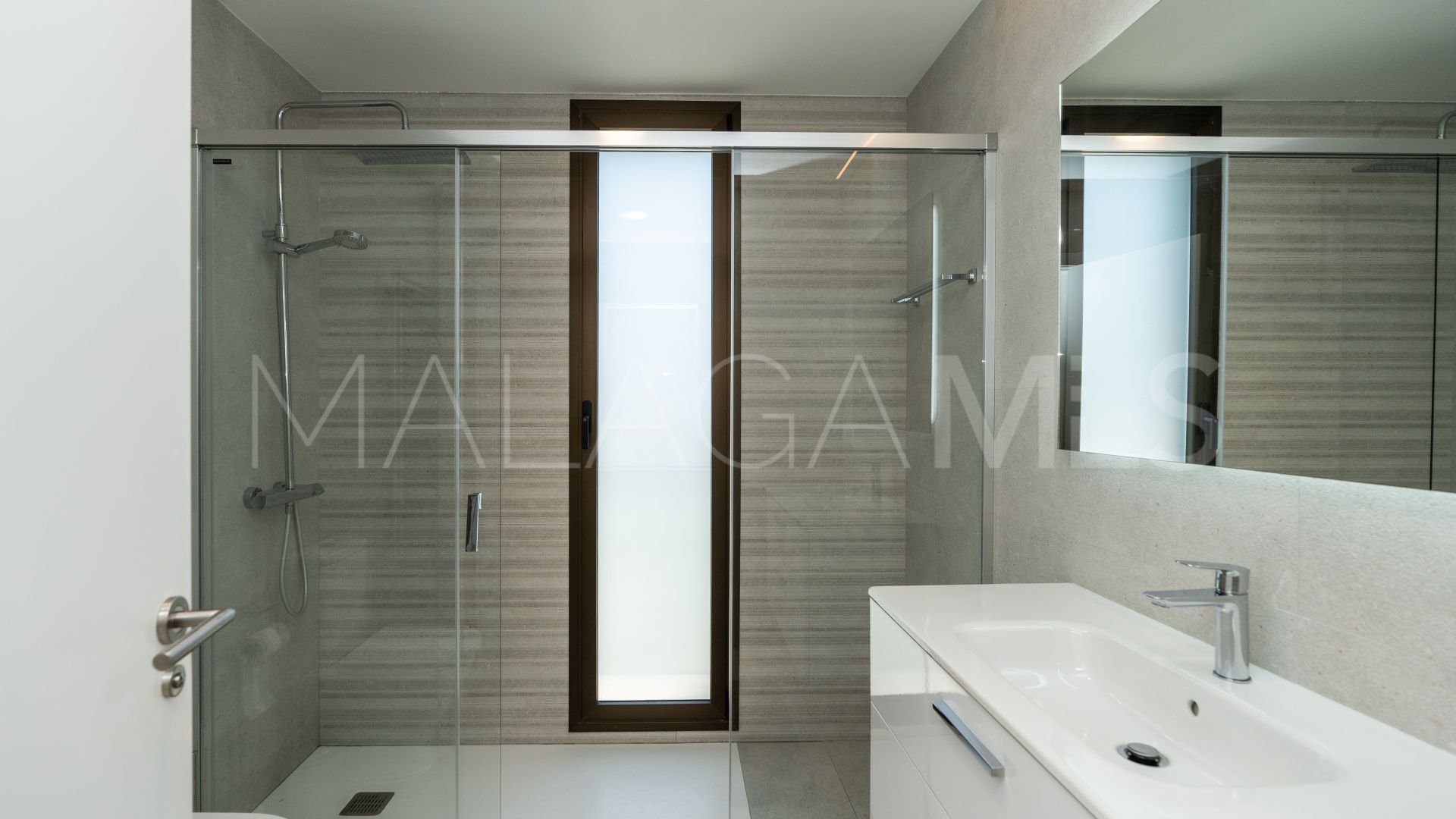 Erdgeschosswohnung for sale in Camarate Golf