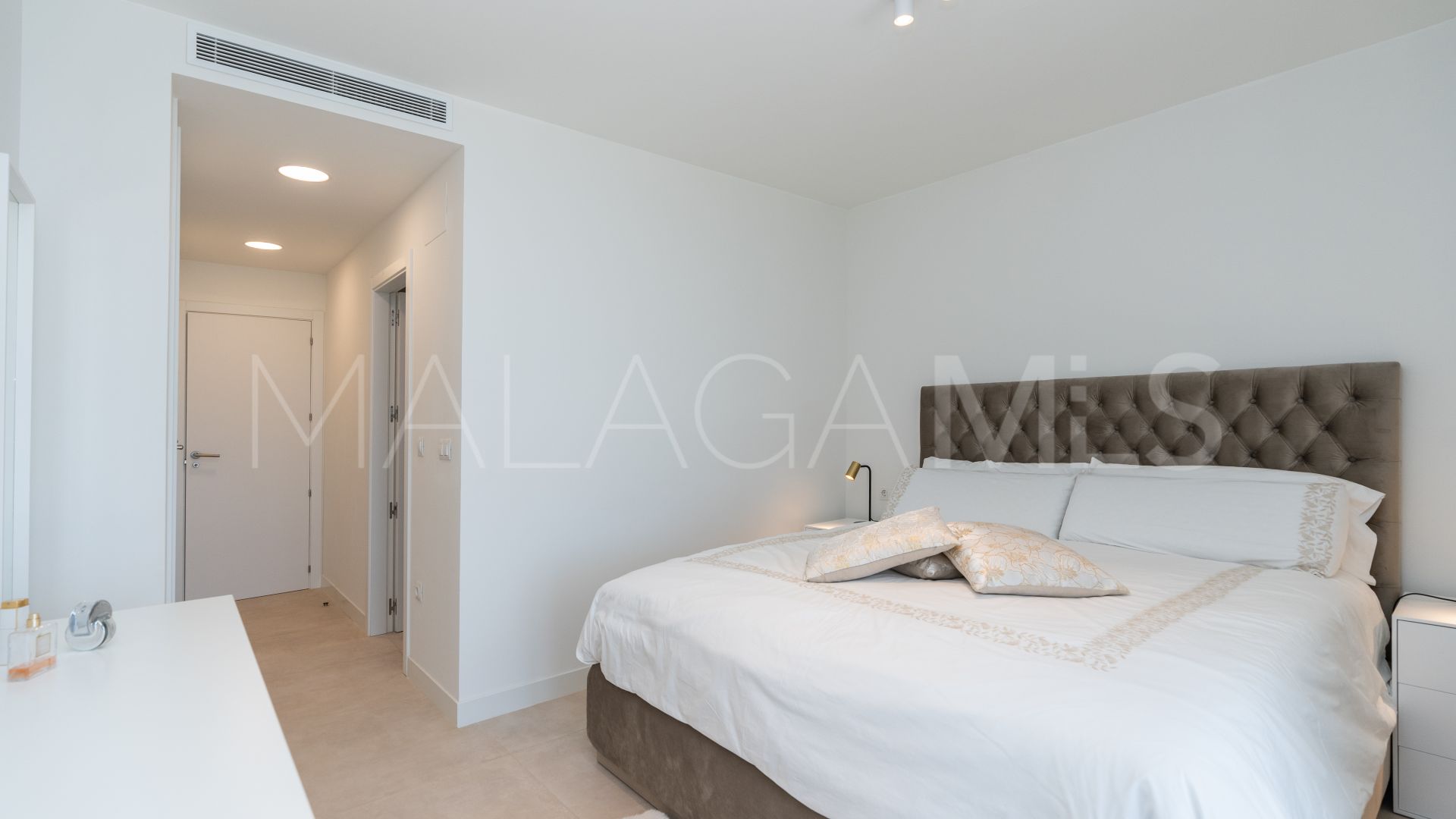 Erdgeschosswohnung for sale in Camarate Golf