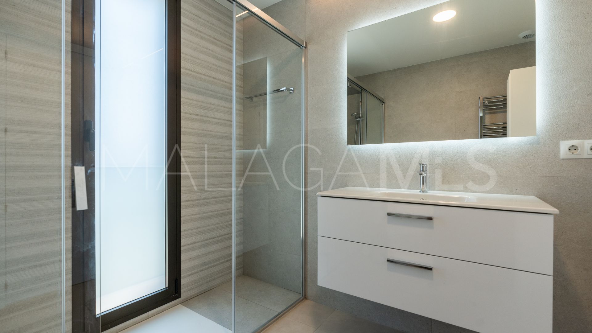 Erdgeschosswohnung for sale in Camarate Golf
