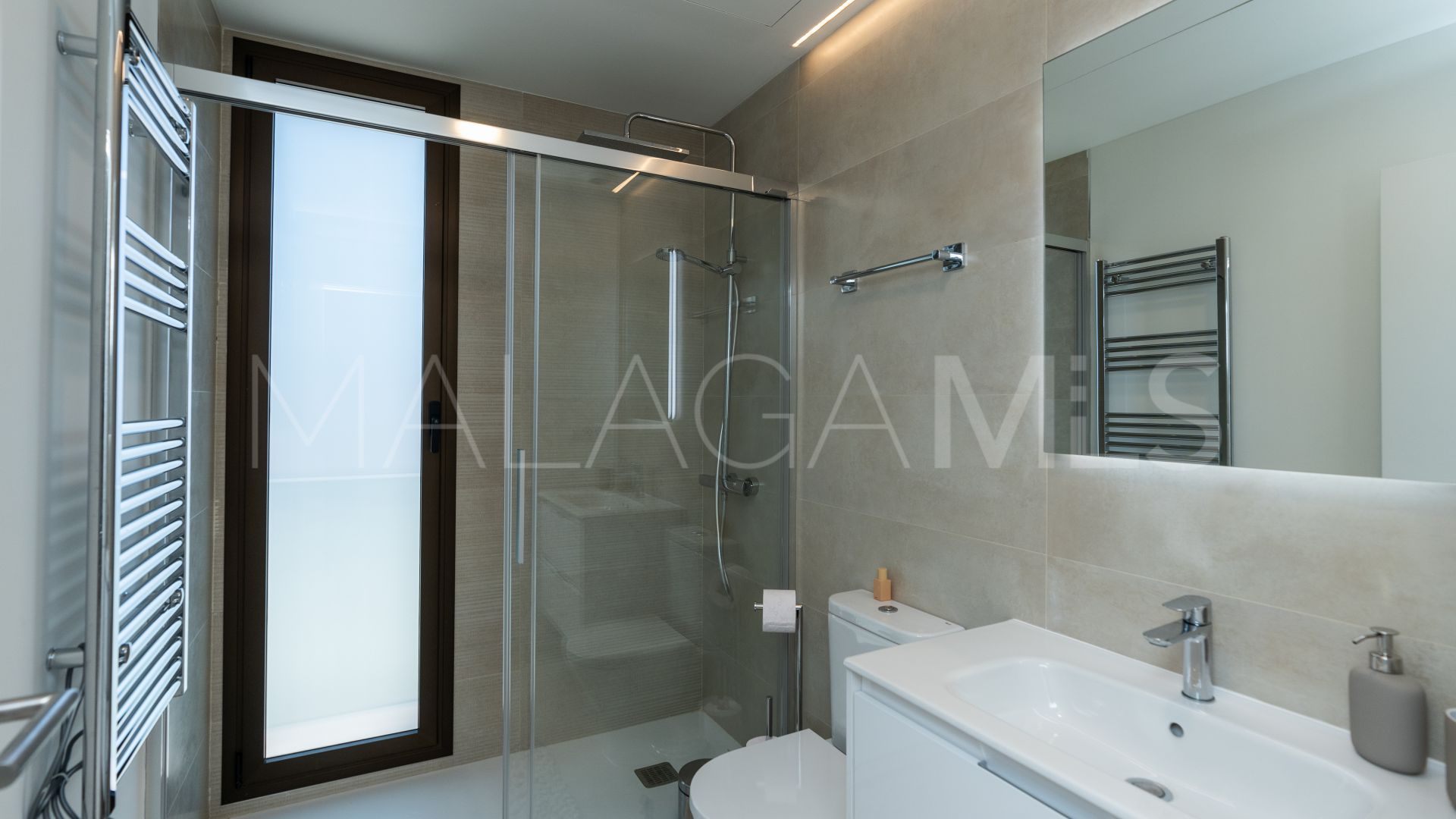 Erdgeschosswohnung for sale in Camarate Golf