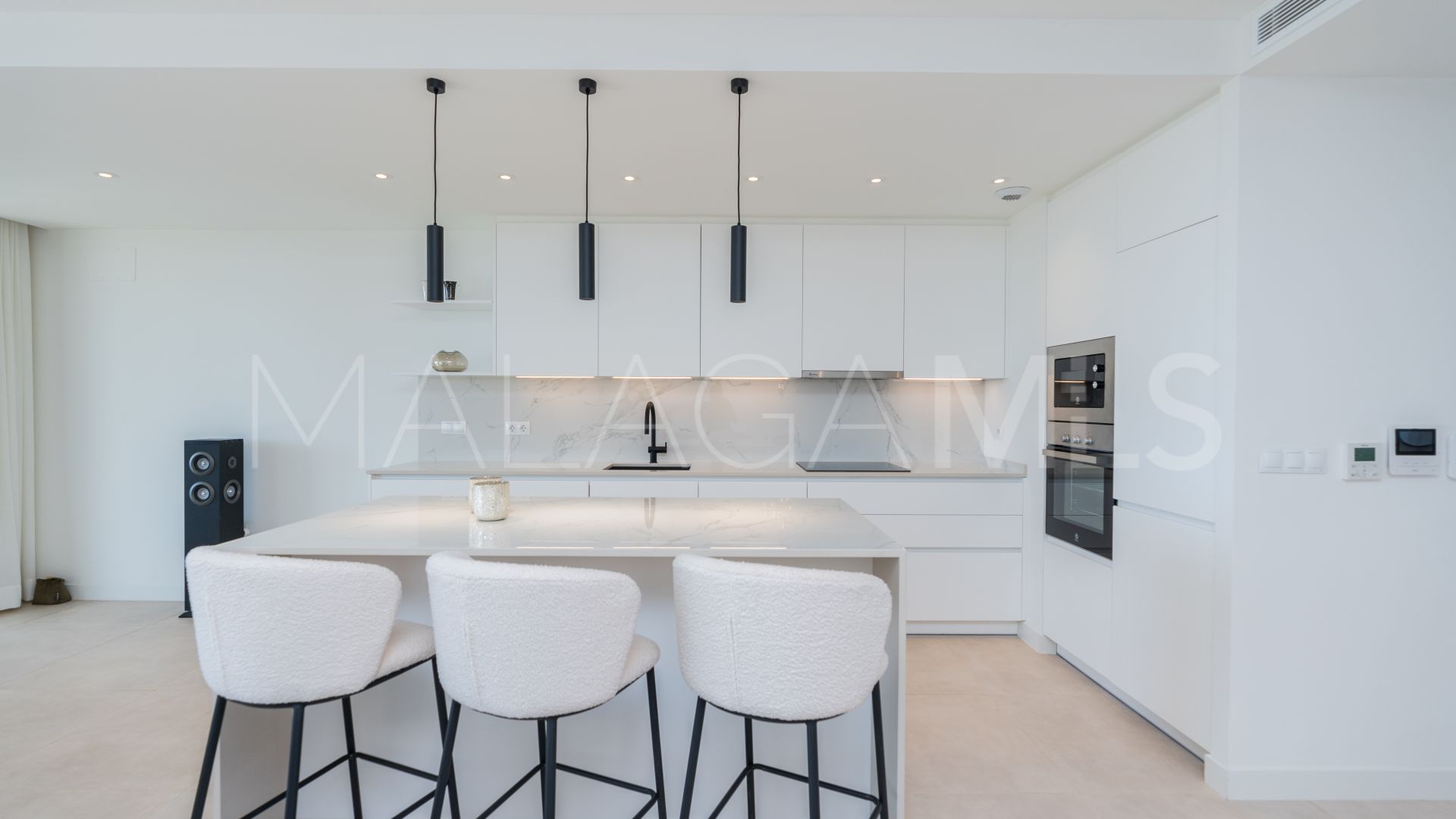 Erdgeschosswohnung for sale in Camarate Golf