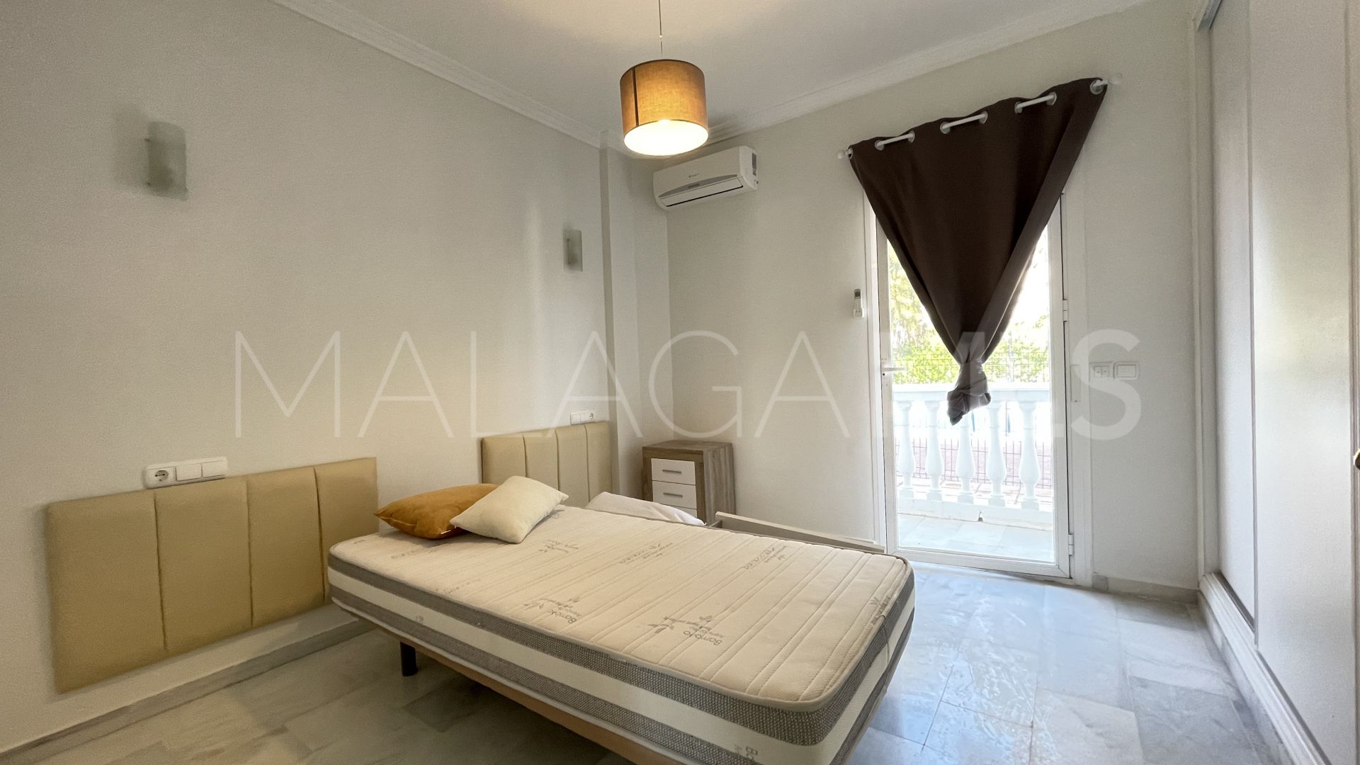 Erdgeschosswohnung for sale in Estepona Golf
