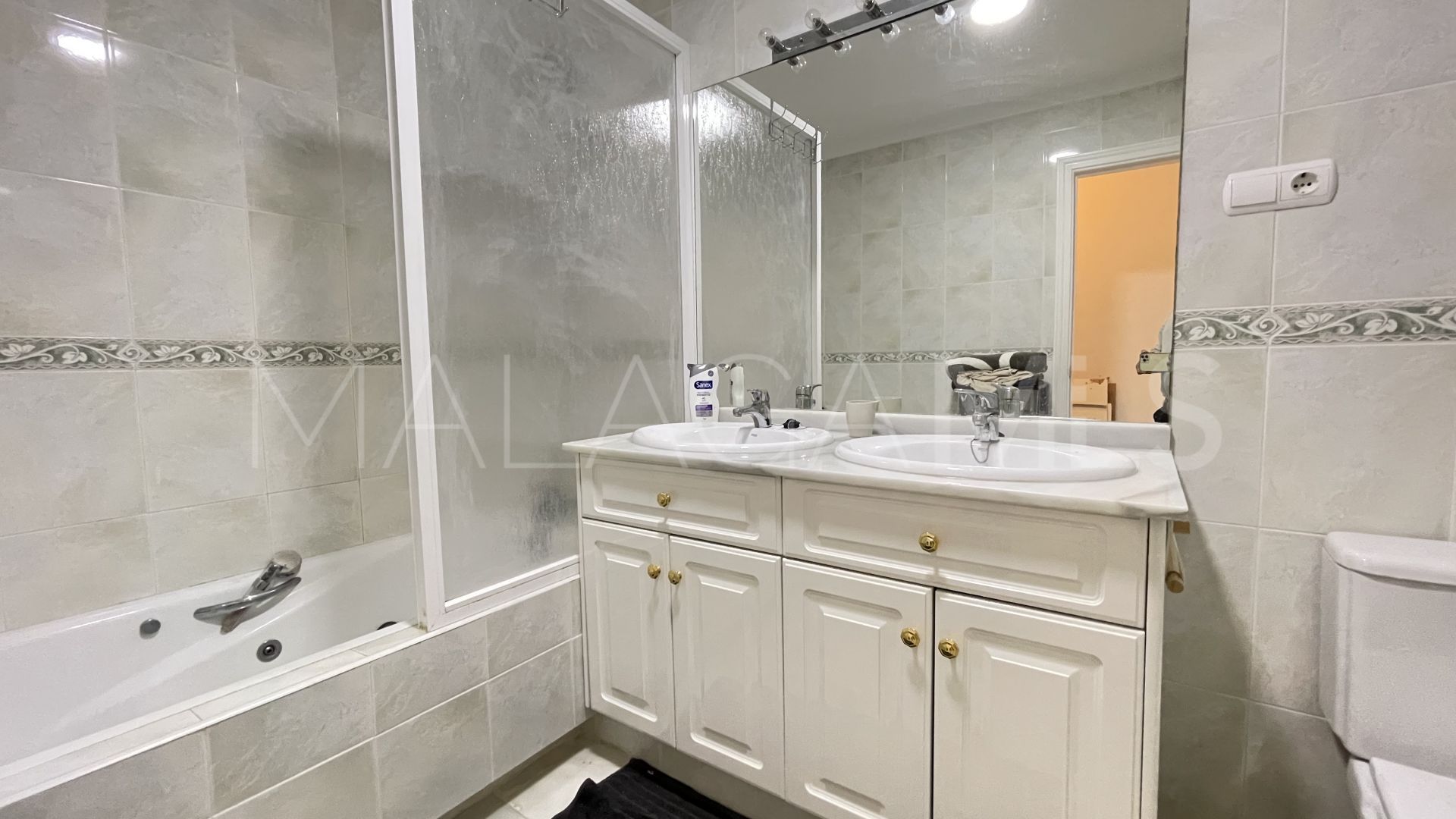 Erdgeschosswohnung for sale in Estepona Golf