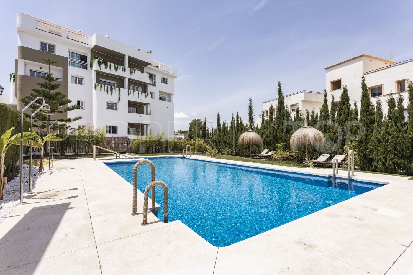 1 bedroom Nueva Andalucia apartment for sale