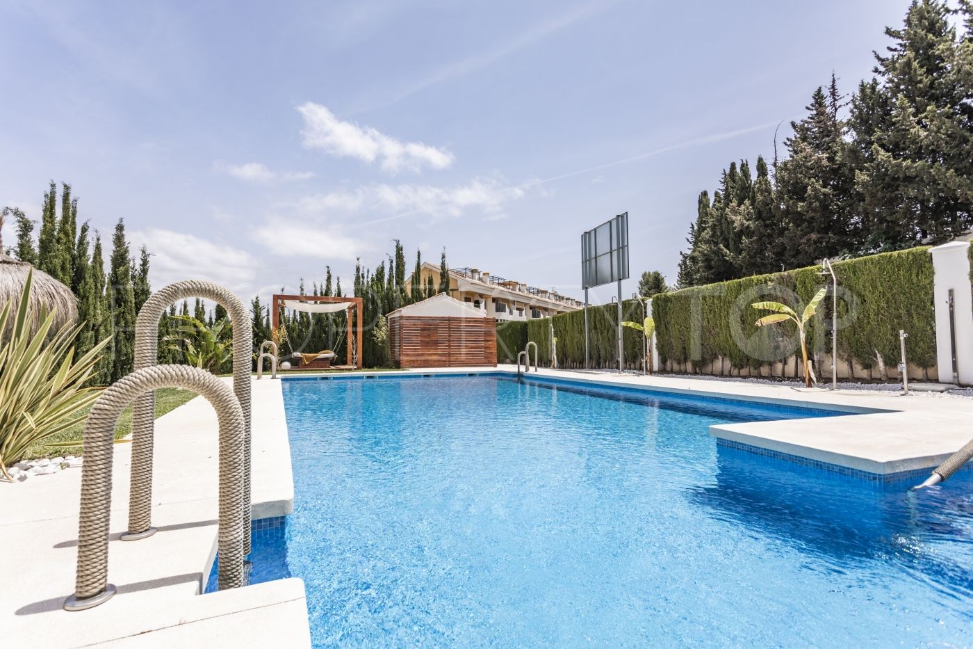 1 bedroom Nueva Andalucia apartment for sale