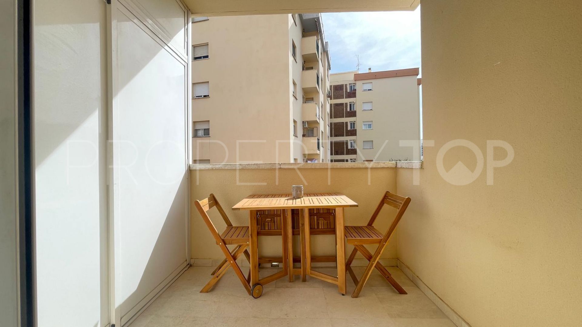 For sale Estepona Centre apartment with 2 bedrooms