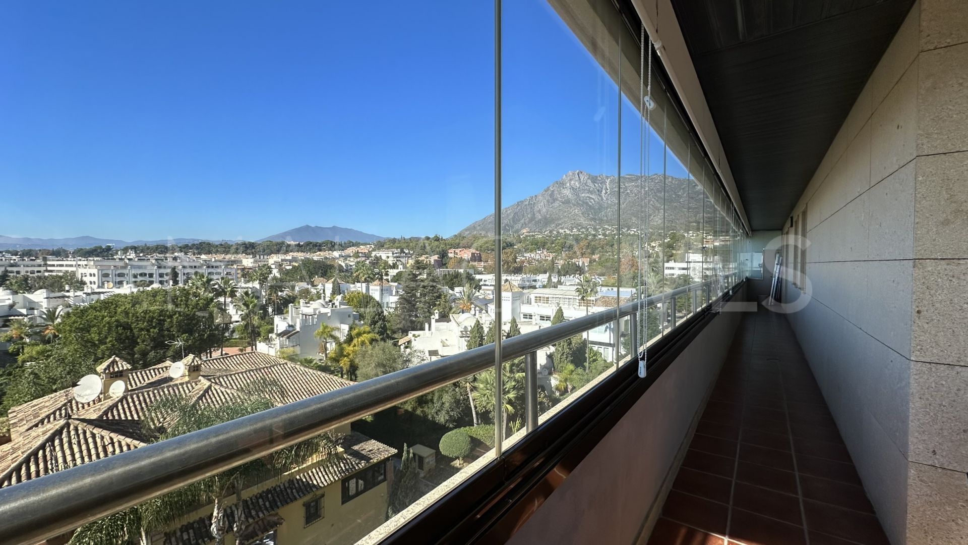 For sale apartment in Marbella Golden Mile