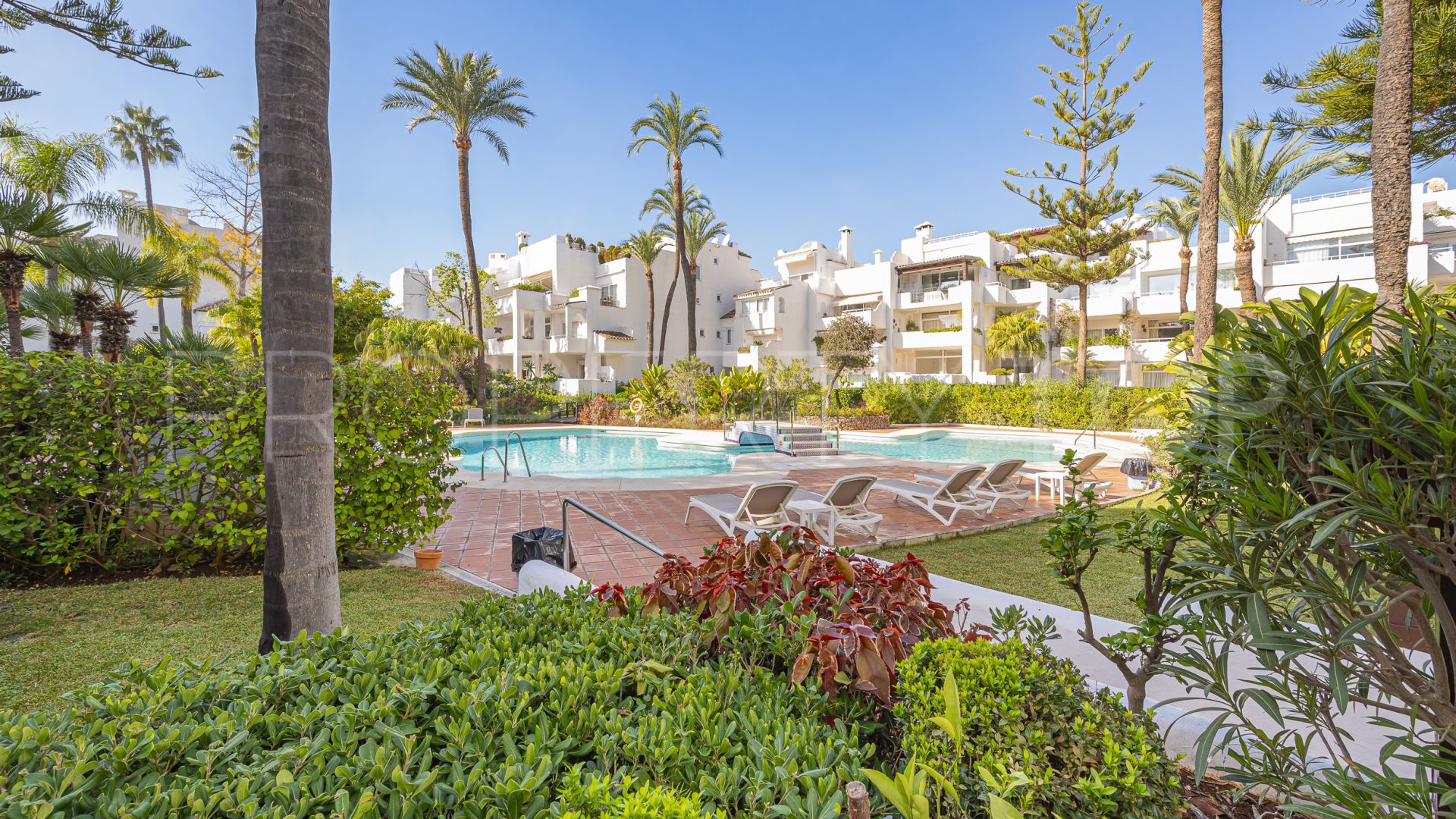 For sale Alhambra del Mar ground floor apartment with 1 bedroom