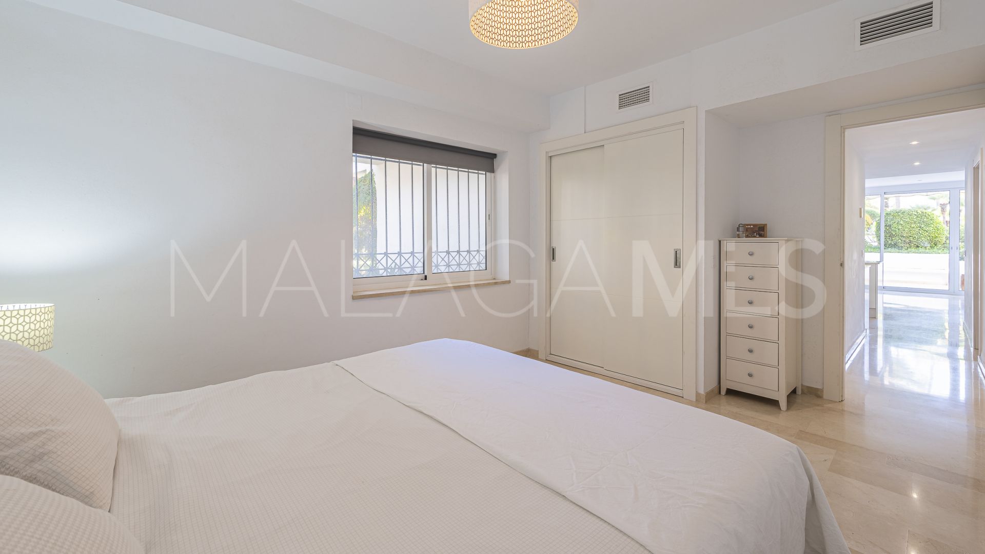 Appartement rez de chaussée for sale in Alhambra del Mar