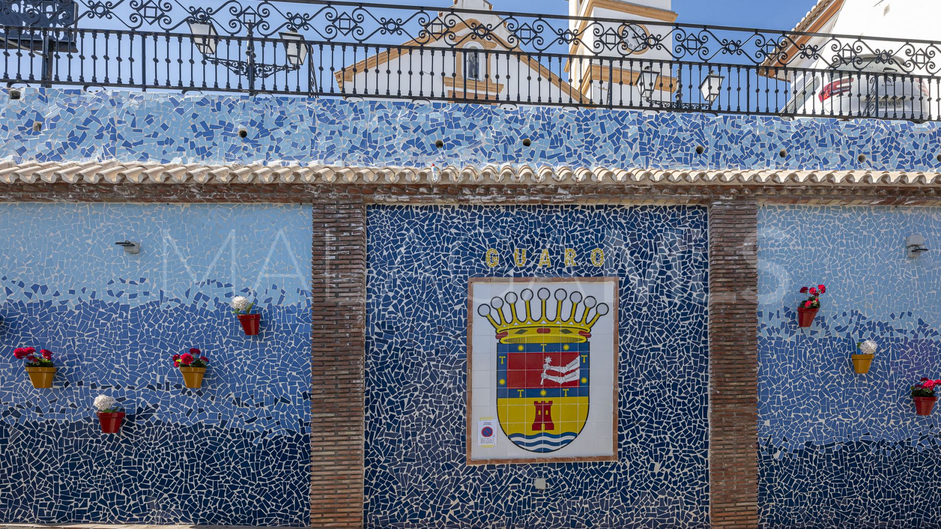 Hotel for sale in Guaro