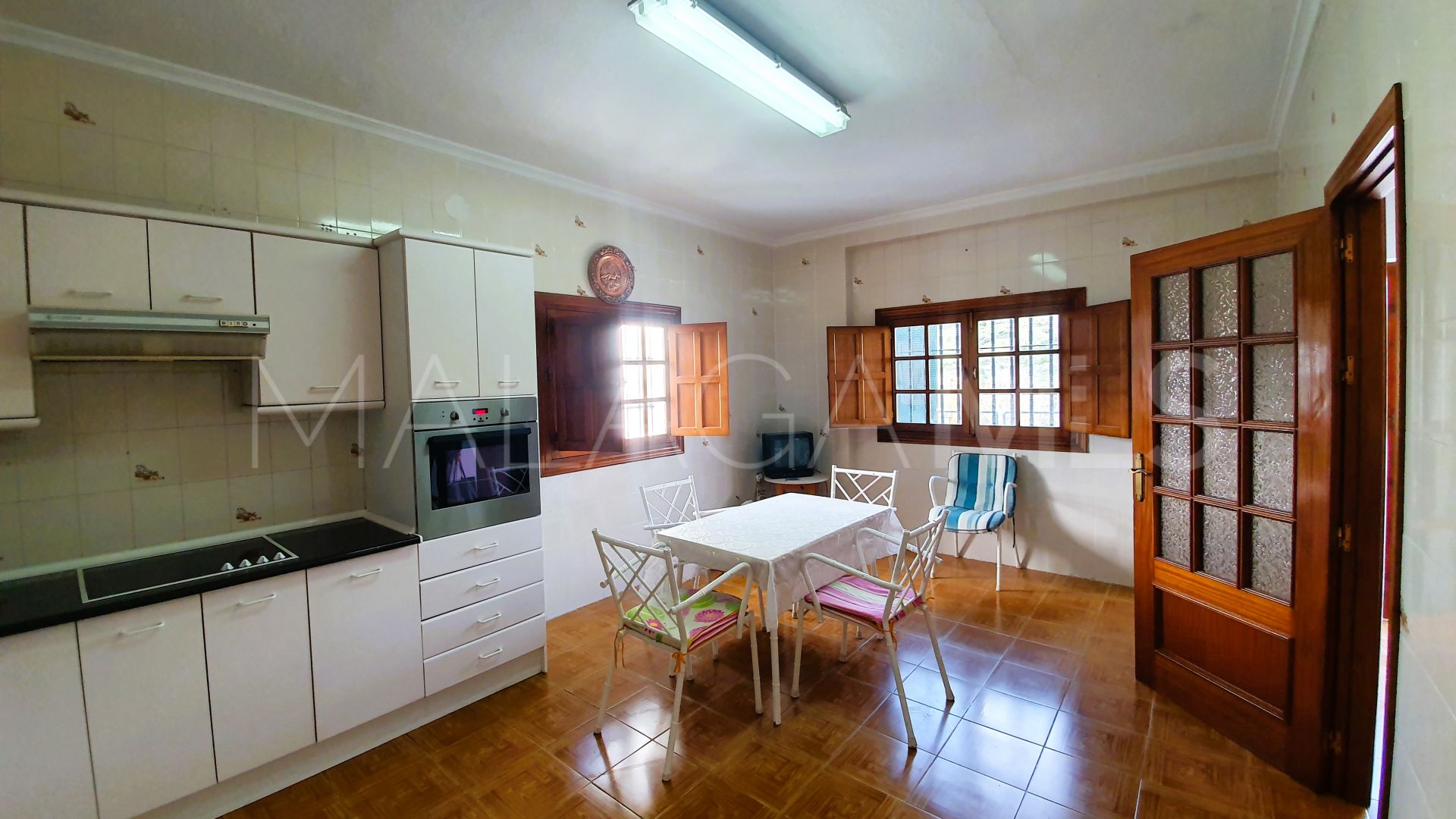 Villa for sale in Guaro