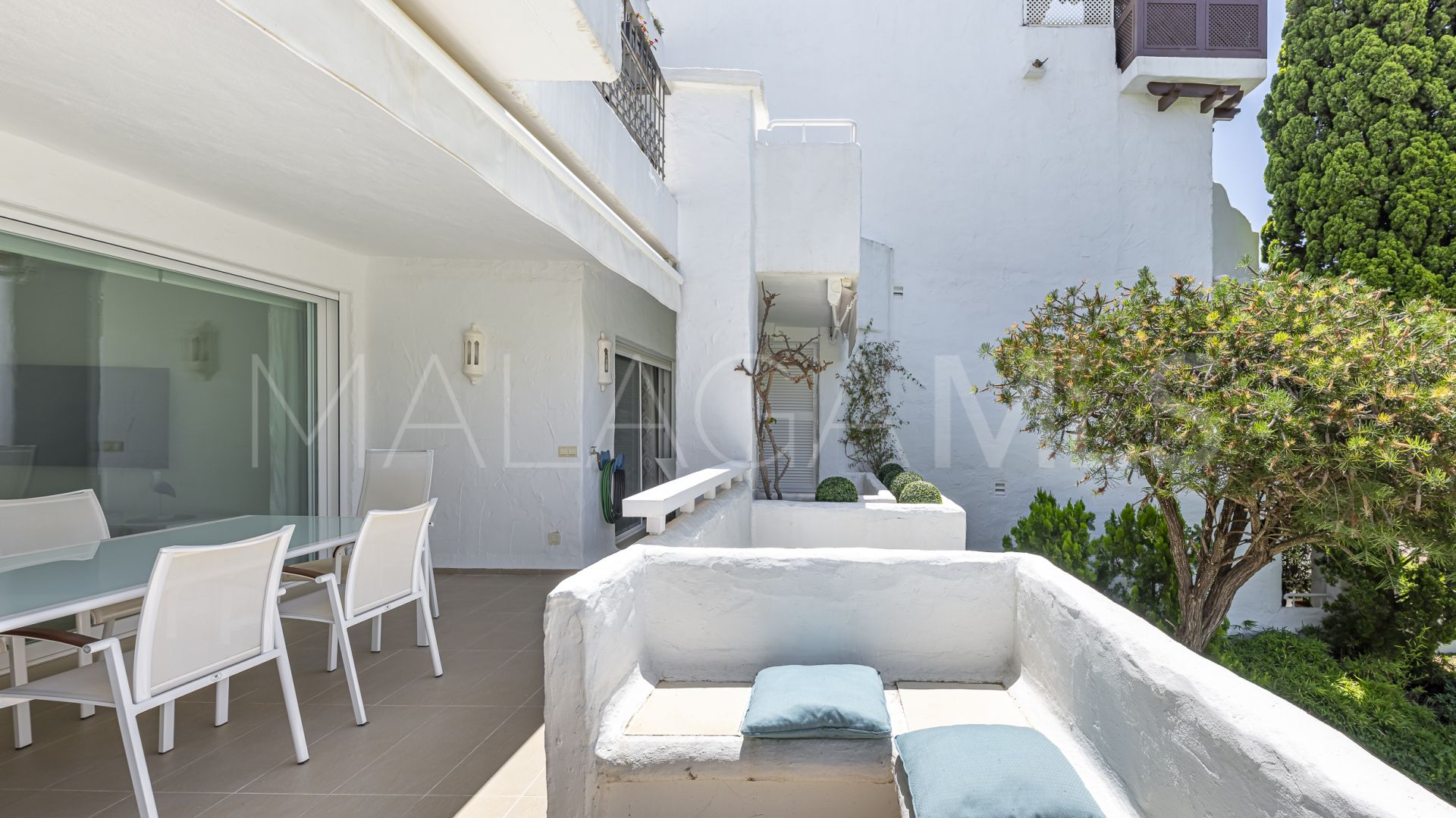 Lägenhet for sale in Alhambra del Mar