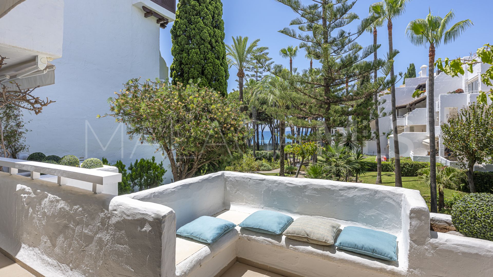 Lägenhet for sale in Alhambra del Mar