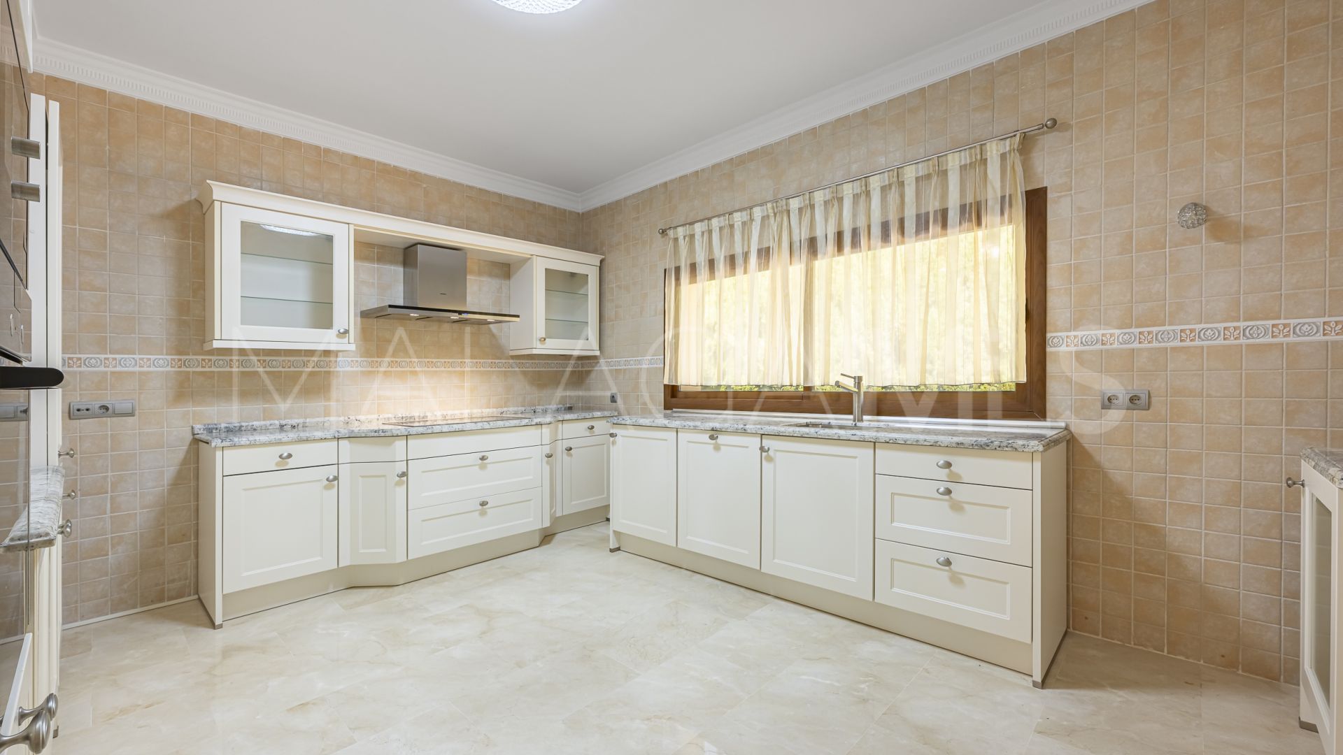 Hacienda las Chapas, villa de 4 bedrooms for sale