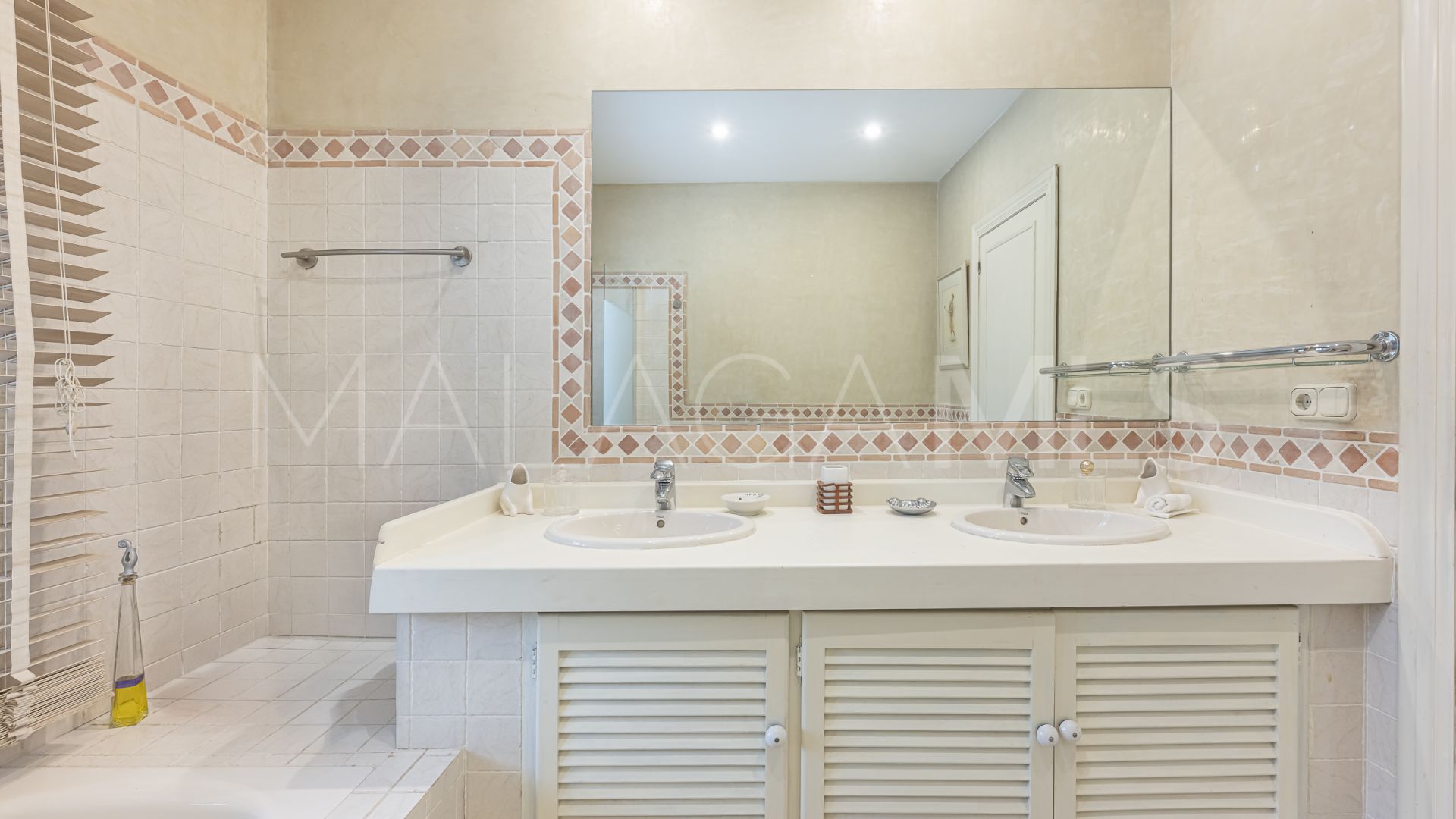 Casa with 3 bedrooms for sale in Nagüeles