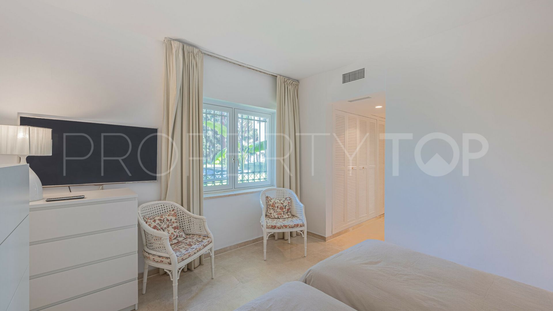 Comprar apartamento de 1 dormitorio en Alhambra del Mar