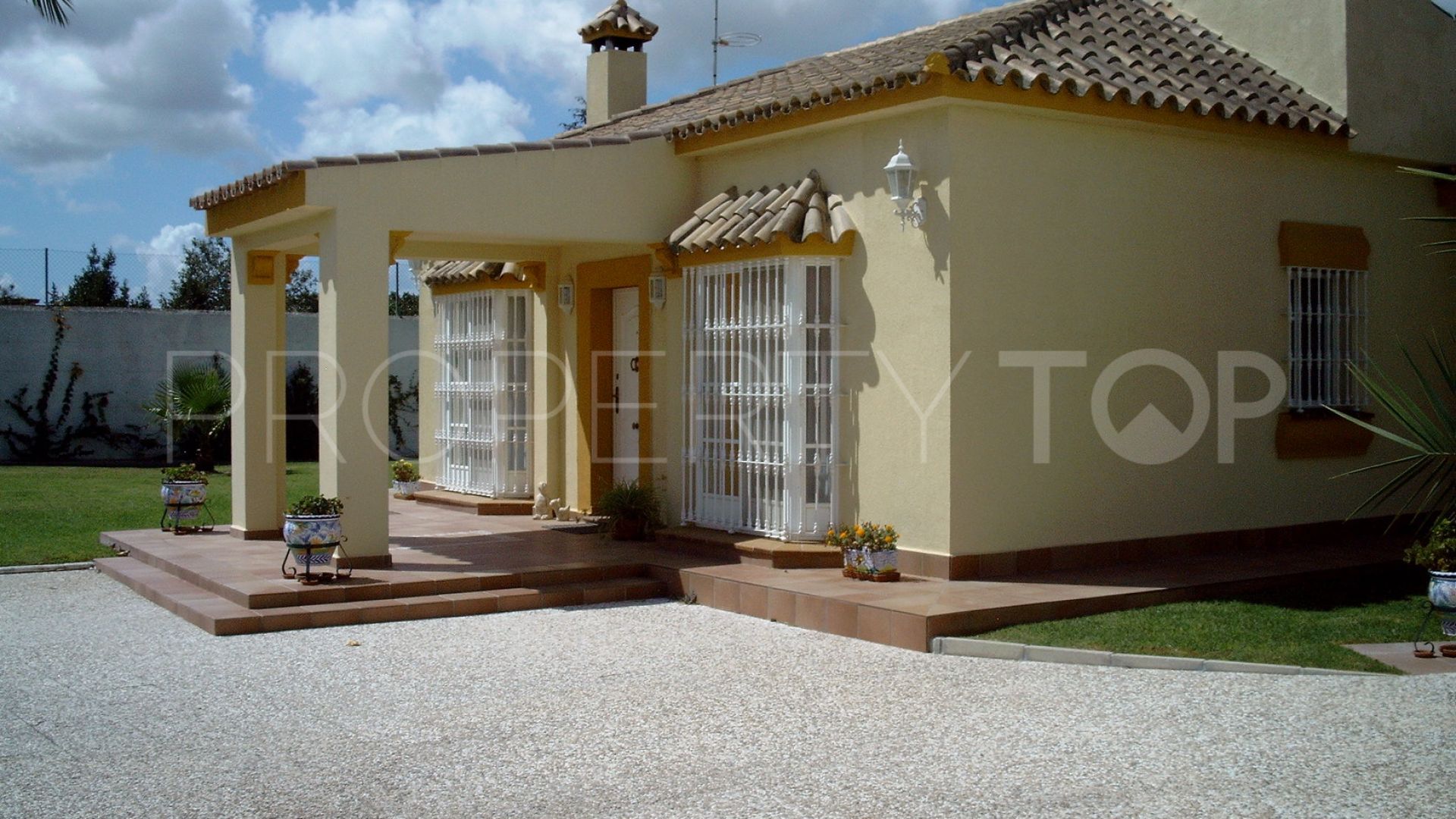 Villa for sale in Chiclana de la Frontera with 3 bedrooms