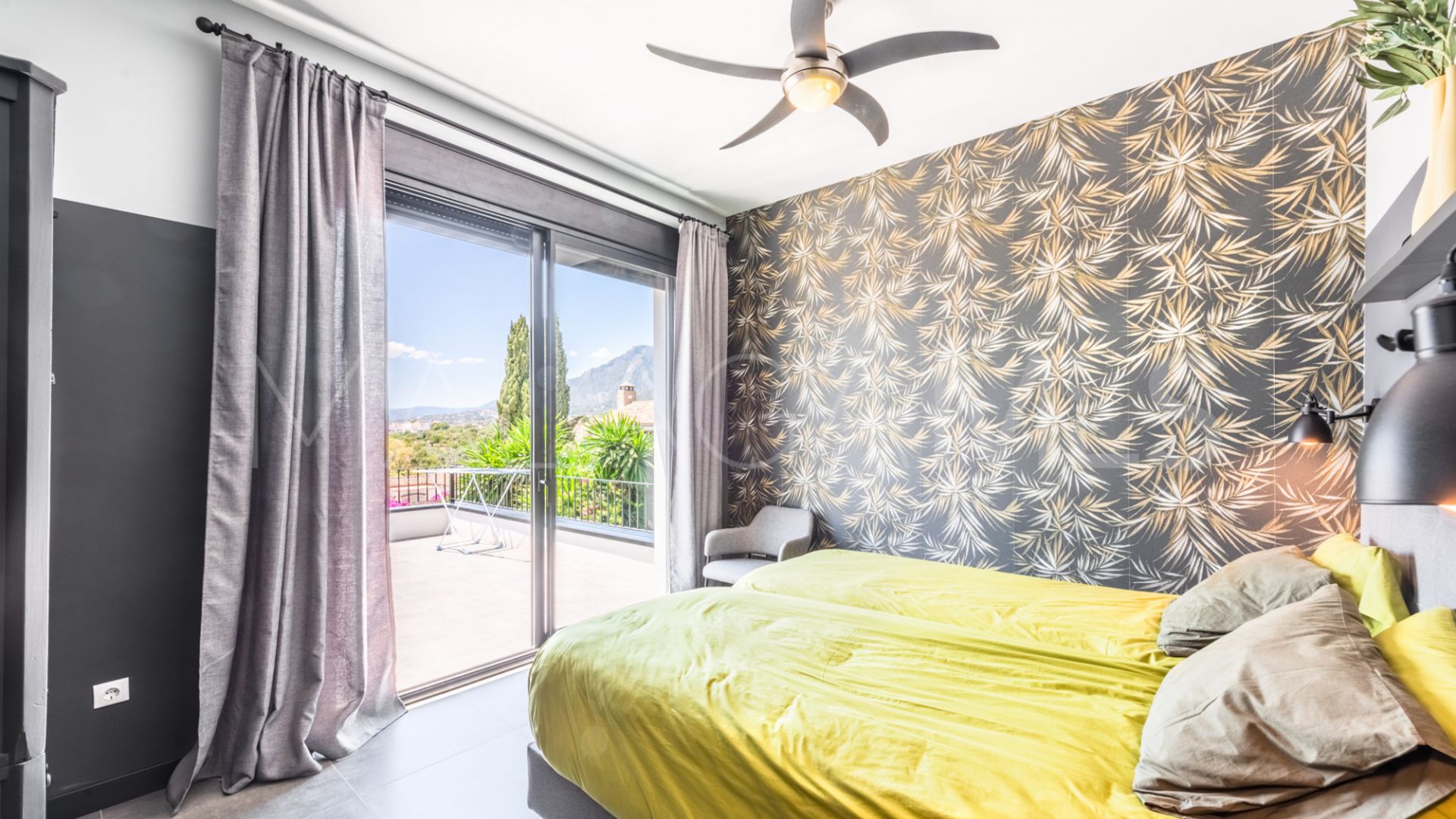 Buy villa with 3 bedrooms in Rio Real