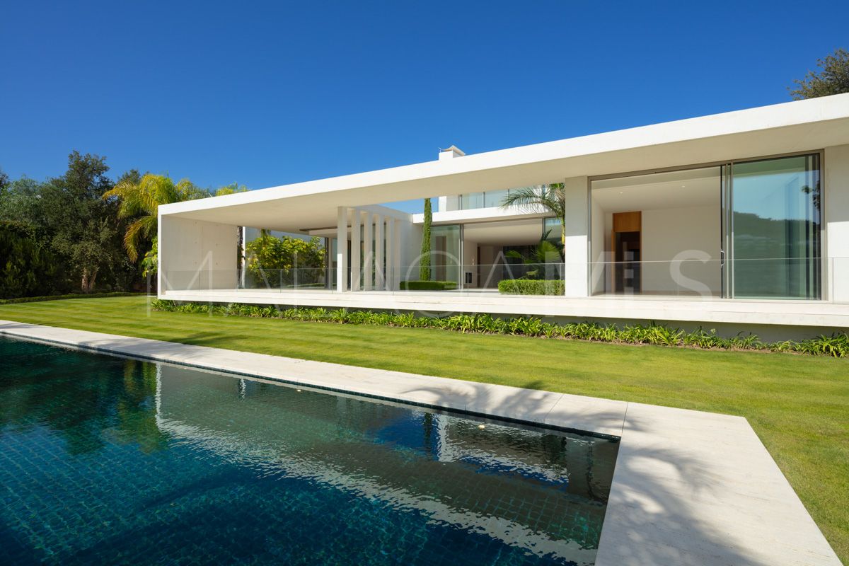 Villa for sale in Casares Golf