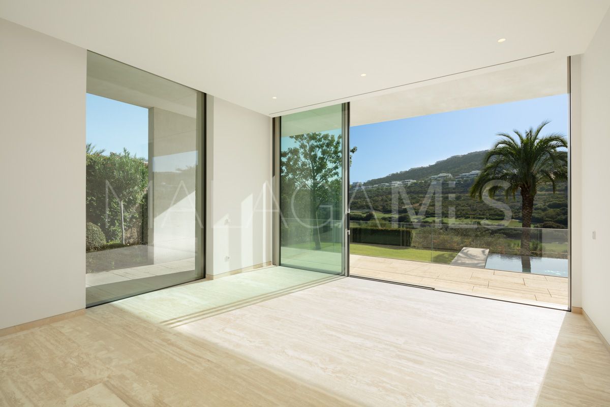 Villa for sale in Casares Golf