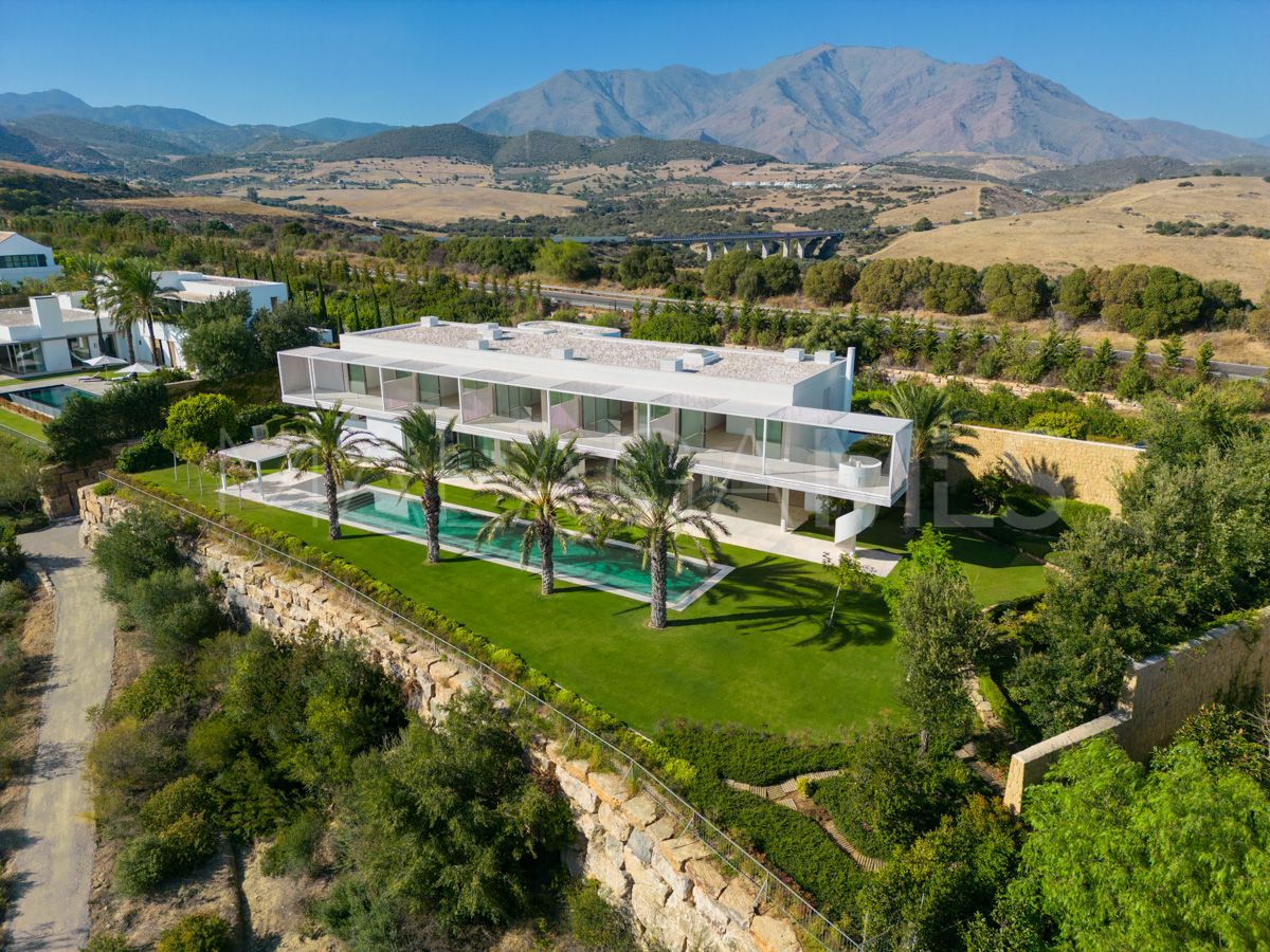 Villa for sale in Casares Golf