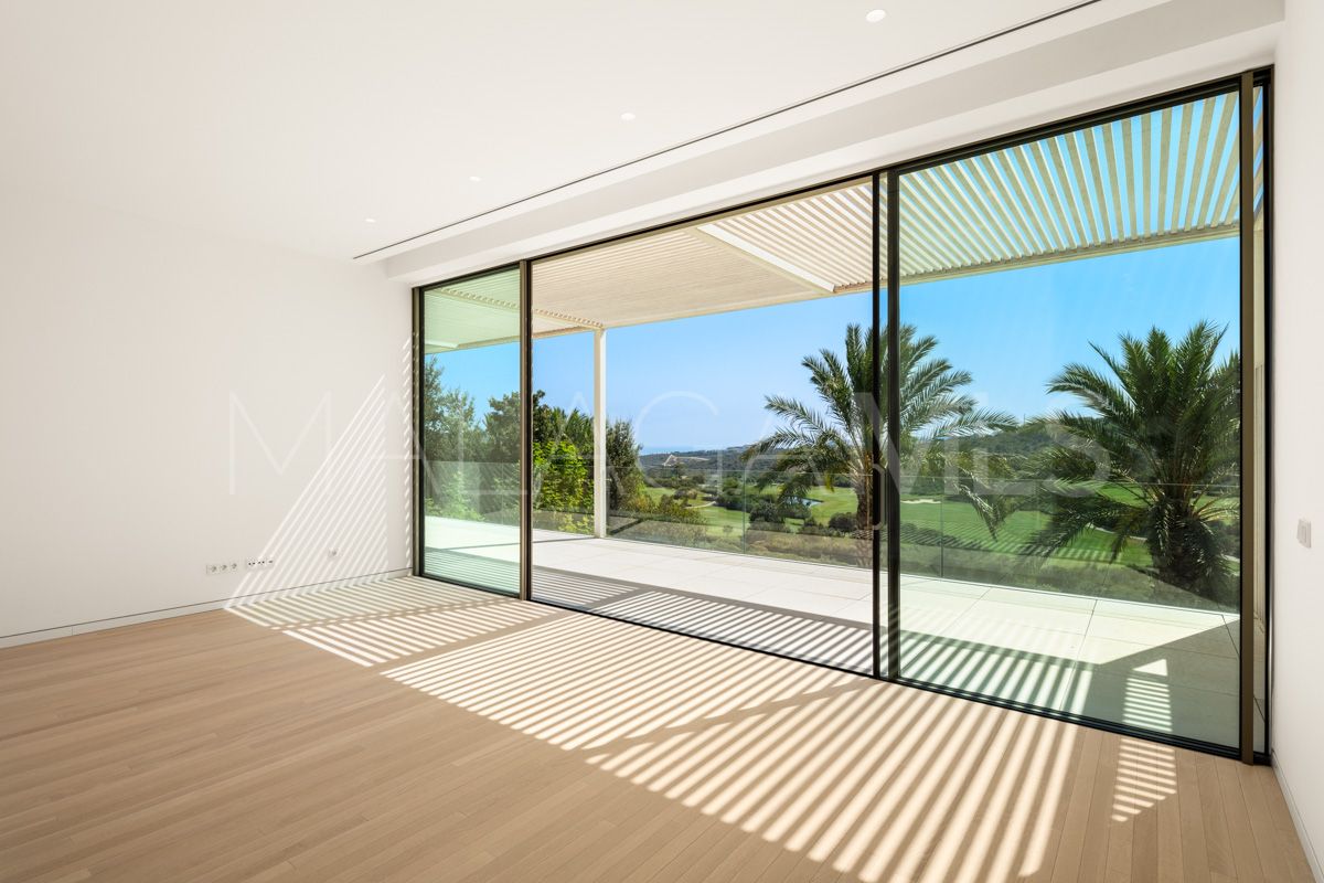 Villa for sale in Casares Golf