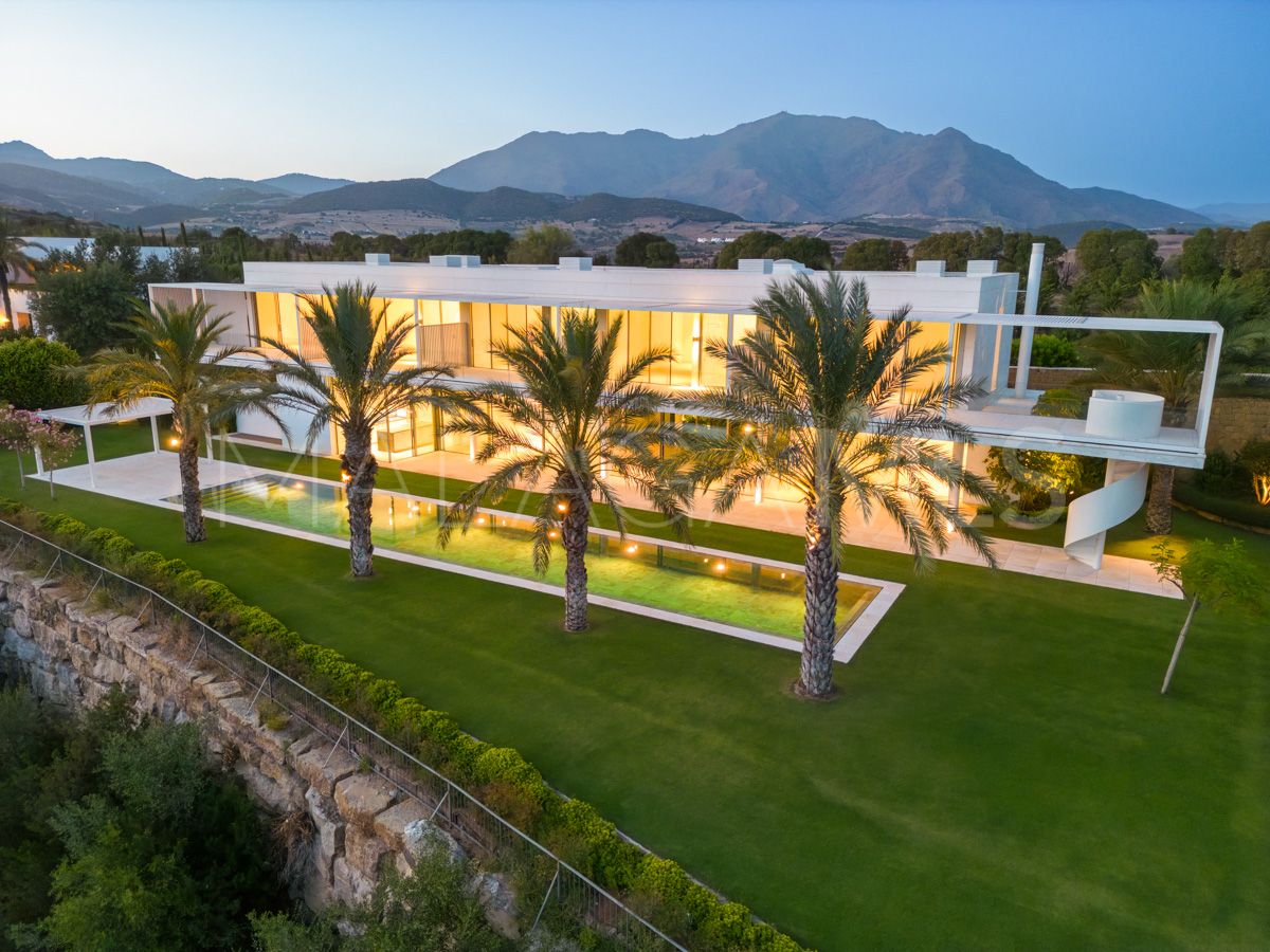 Villa for sale in Casares Golf