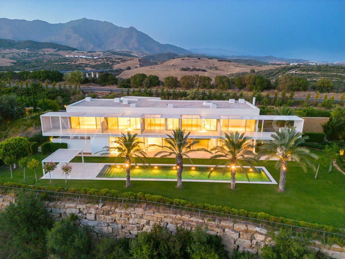 Villa for sale in Casares Golf