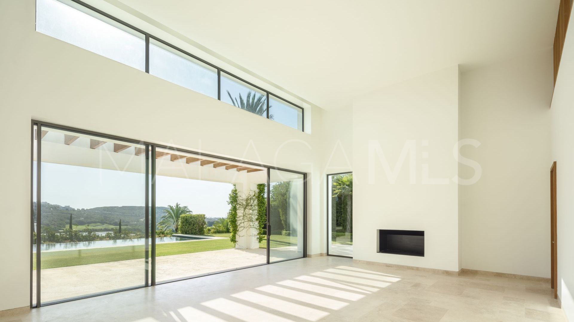 Villa for sale in Casares Golf