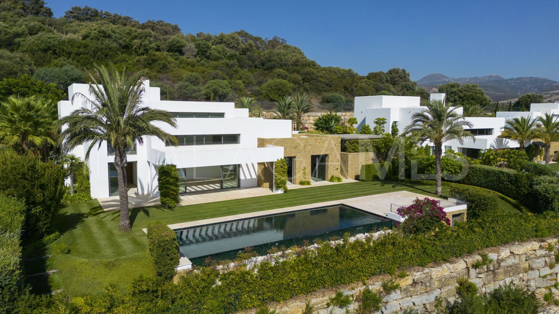 Villa for sale in Casares Golf