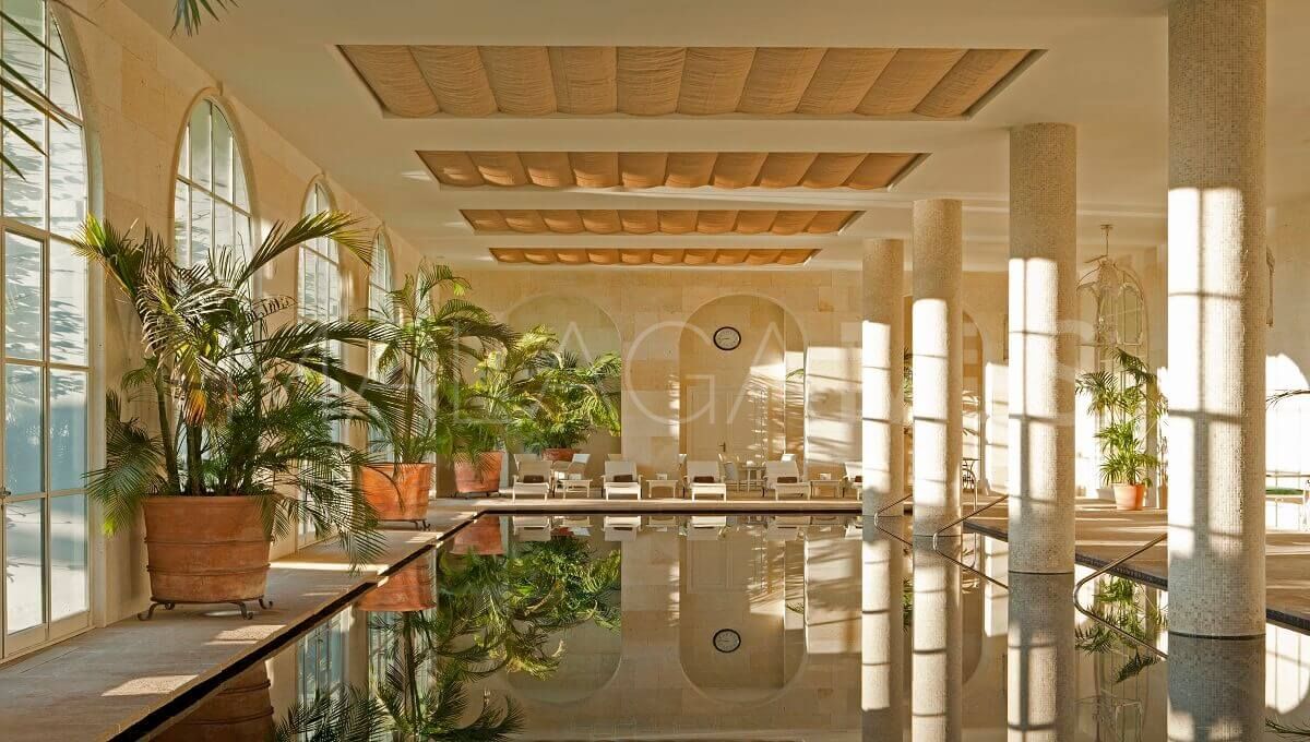 Villa for sale in Casares Golf