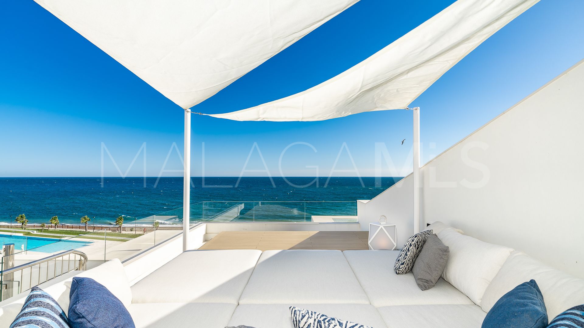 For sale duplex penthouse in Beach Side New Golden Mile with 4 bedrooms