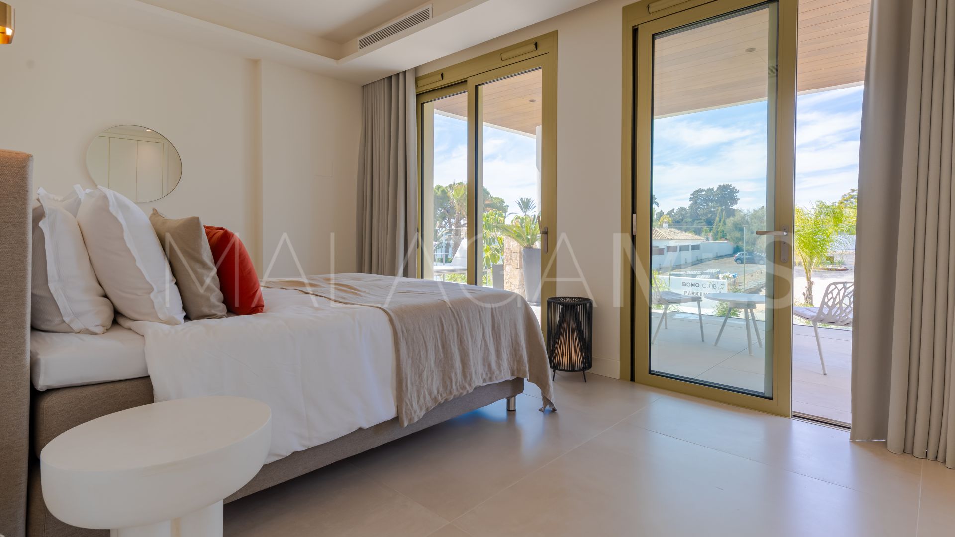 For sale 4 bedrooms triplex in Marbella Golden Mile