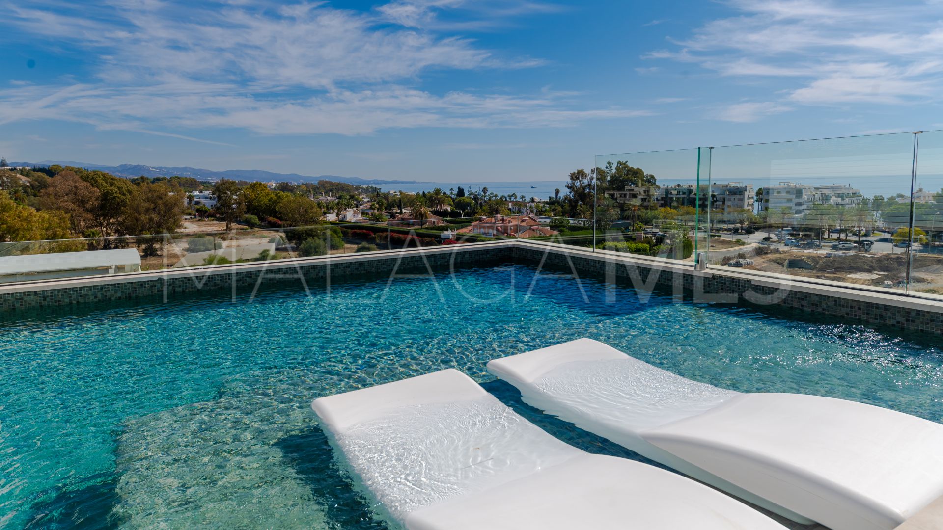 For sale 4 bedrooms triplex in Marbella Golden Mile