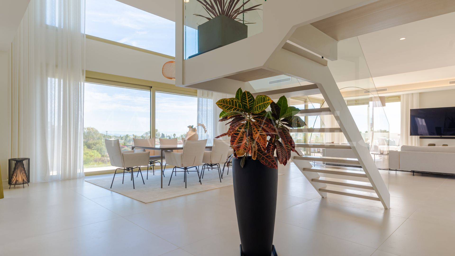 For sale 4 bedrooms triplex in Marbella Golden Mile