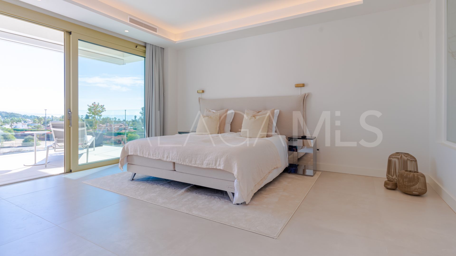 For sale 4 bedrooms triplex in Marbella Golden Mile