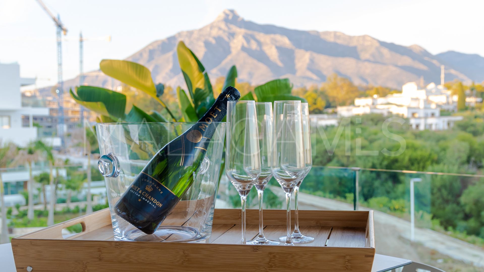 For sale 4 bedrooms triplex in Marbella Golden Mile