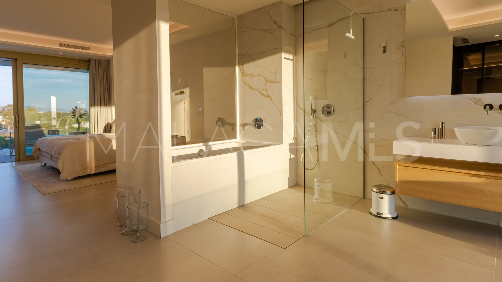 For sale 4 bedrooms triplex in Marbella Golden Mile