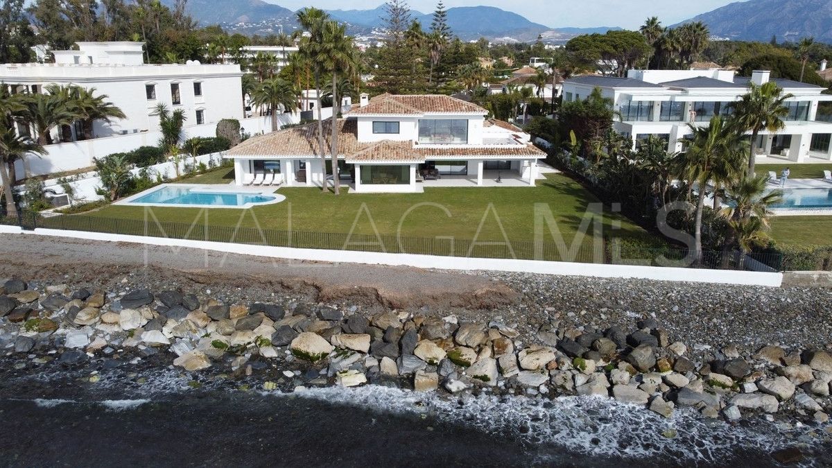 Villa for sale in Guadalmina Baja