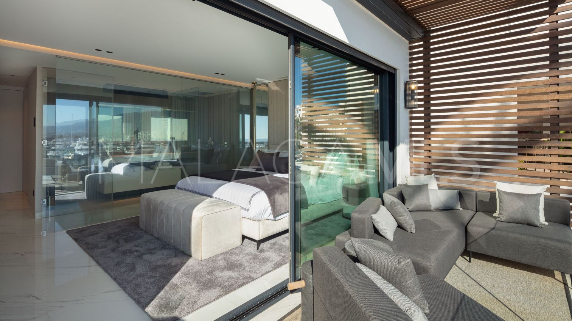 Atico for sale with 3 bedrooms in Marbella - Puerto Banus