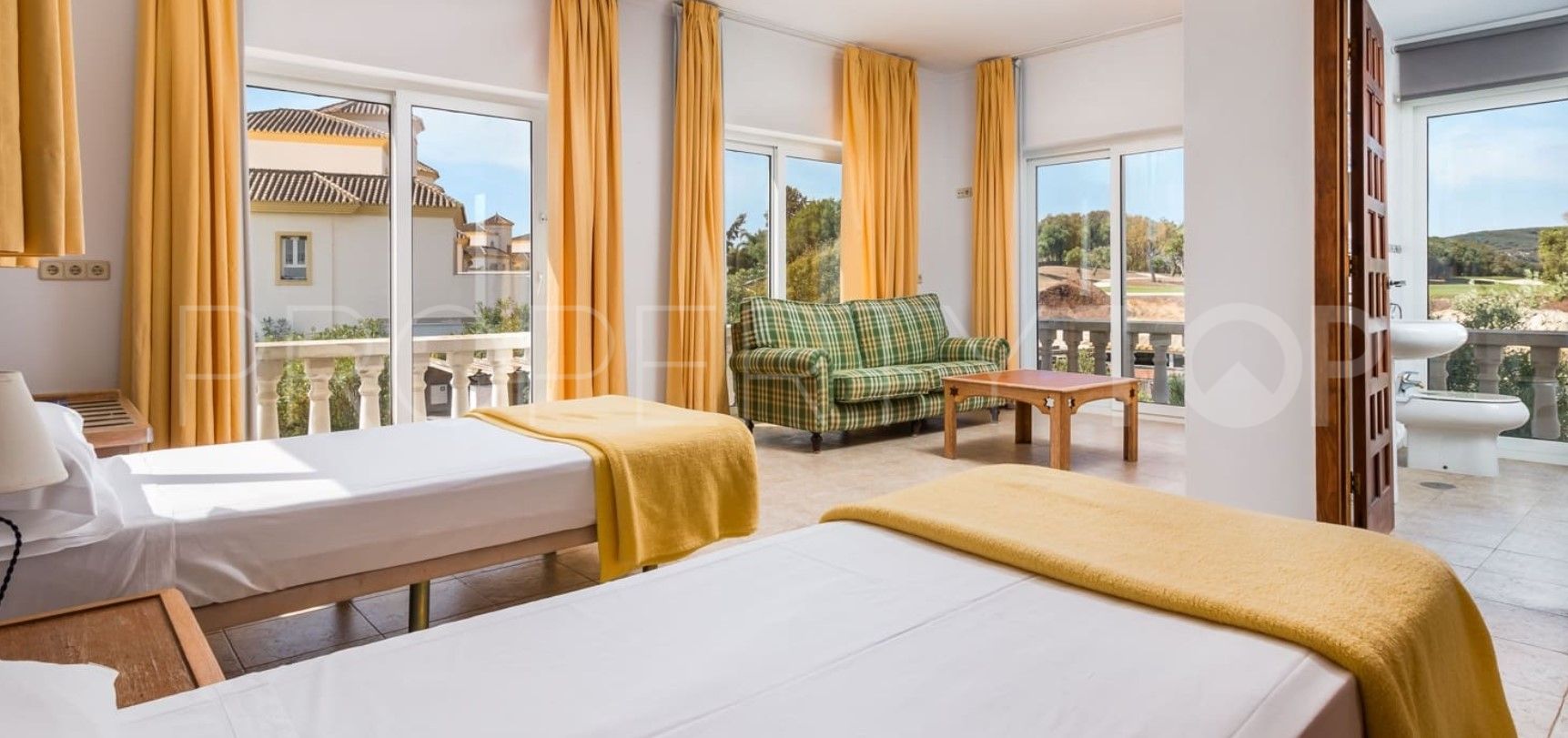 Comprar hotel en San Roque con 84 dormitorios
